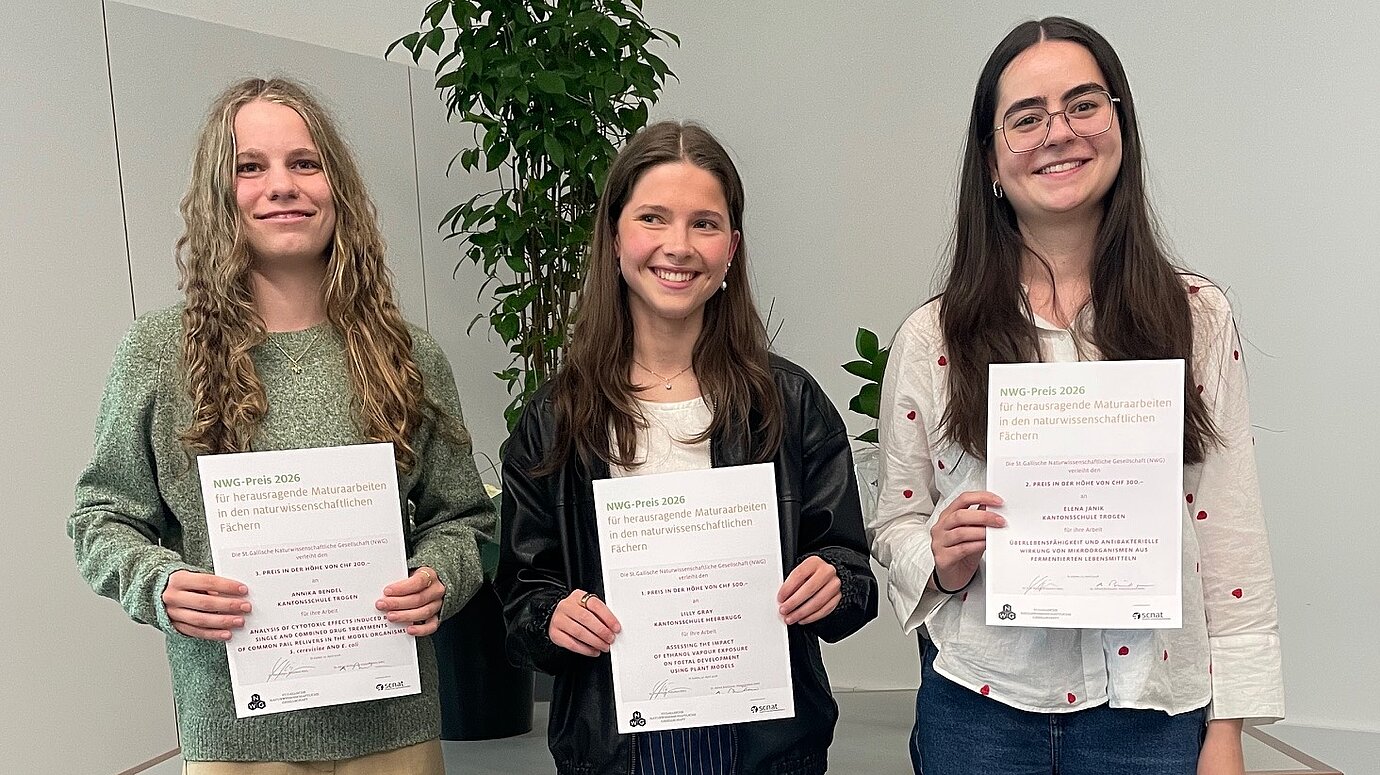 Lilly Gray gewinnt mit ihrer Maturaarbeit den ersten NWG-Preis  