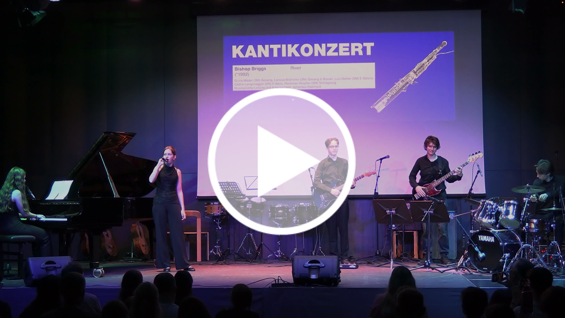 Kantonsschule Heerbrugg - Guilia & Larissa mit Band